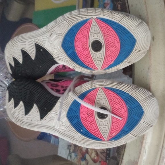 Nike Kyrie 6 "Animal" - Picture 4 of 4